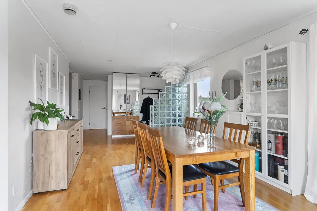 Salle à manger - Family Villa with Pool in Eskilstuna