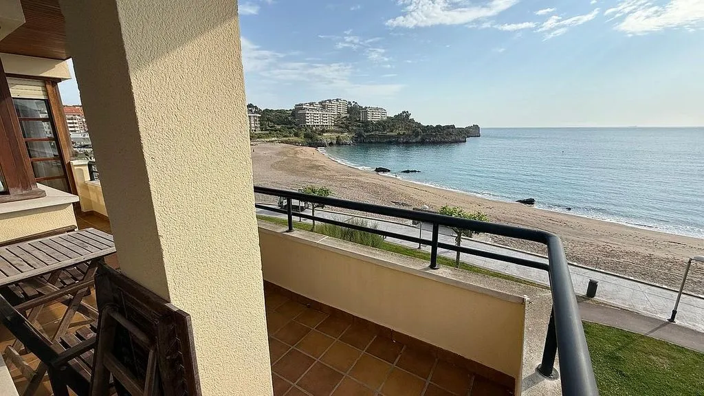 Balcon - Apartment with Pool and Sea View in Castro Urdiales