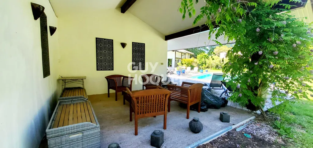Terrass - Villa with Pool in Forest View Location