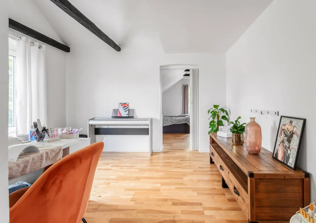 Bureau - Charming Villa with Large Garden in Rydsgård
