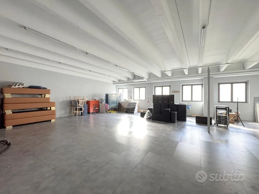 Toad - Office with Parking in Cazzago San Martino