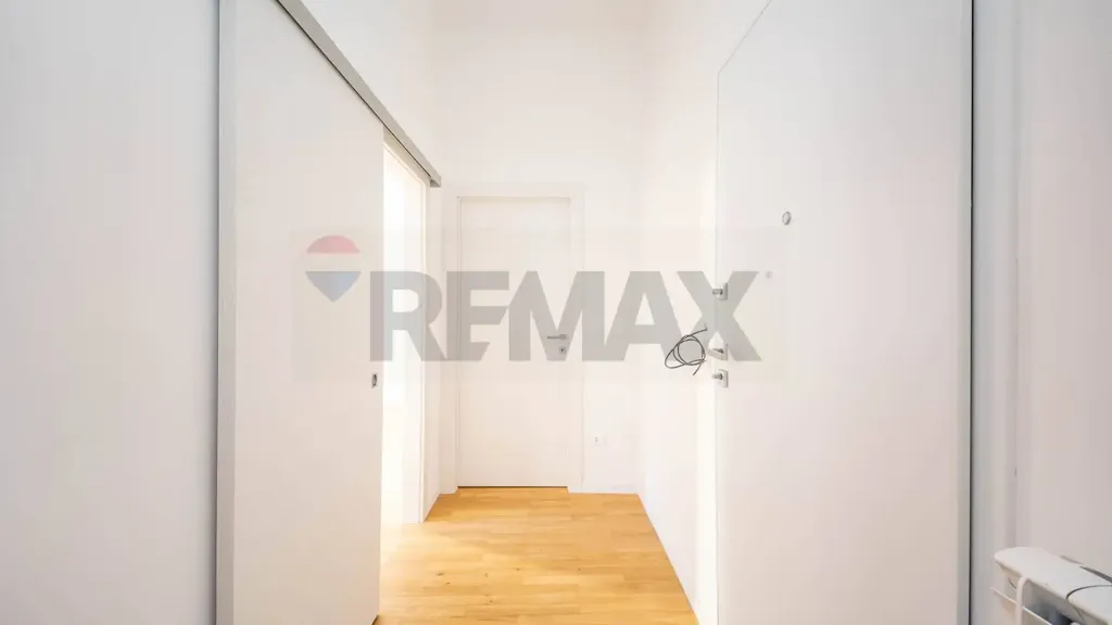 hallway_entrance