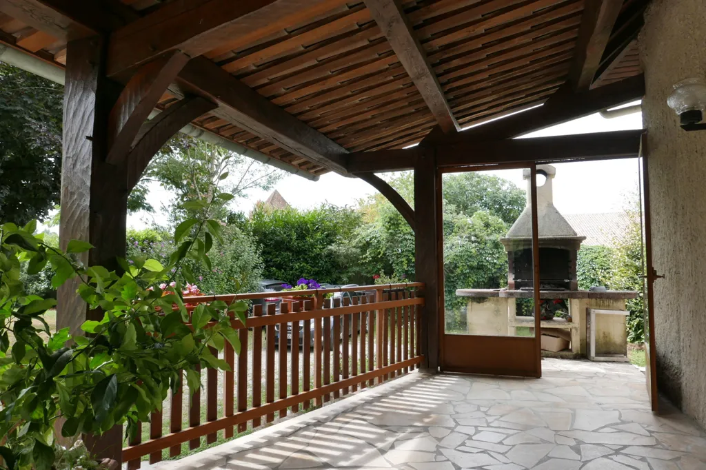 Terrace - Country House with Garden in Mussidan