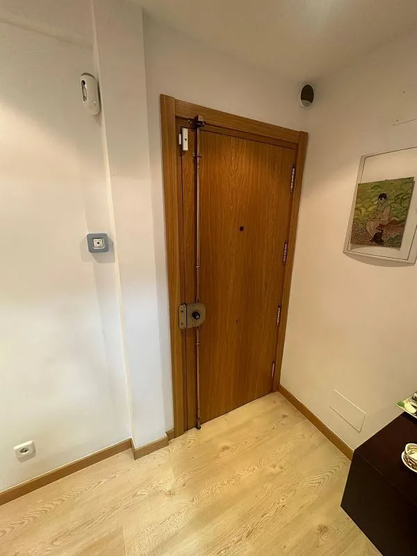Esik - Modernised Flat with Patio in San Isidro