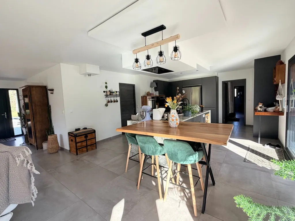 Kitchen - Contemporary House with Pool and Spa in Escource