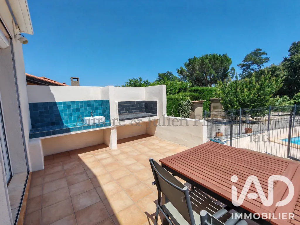 Terrazza - Characterful Villa with Pool in Trouillas