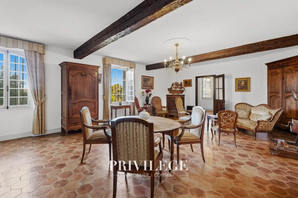 Salle à manger - Villa avec échappée mer à Ollioules