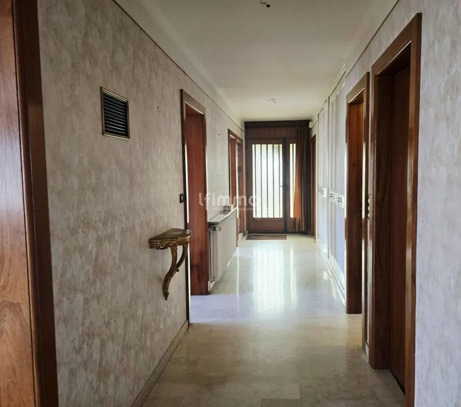 Entrée - Maison à Rénover avec Vue Dégagée à Épinal