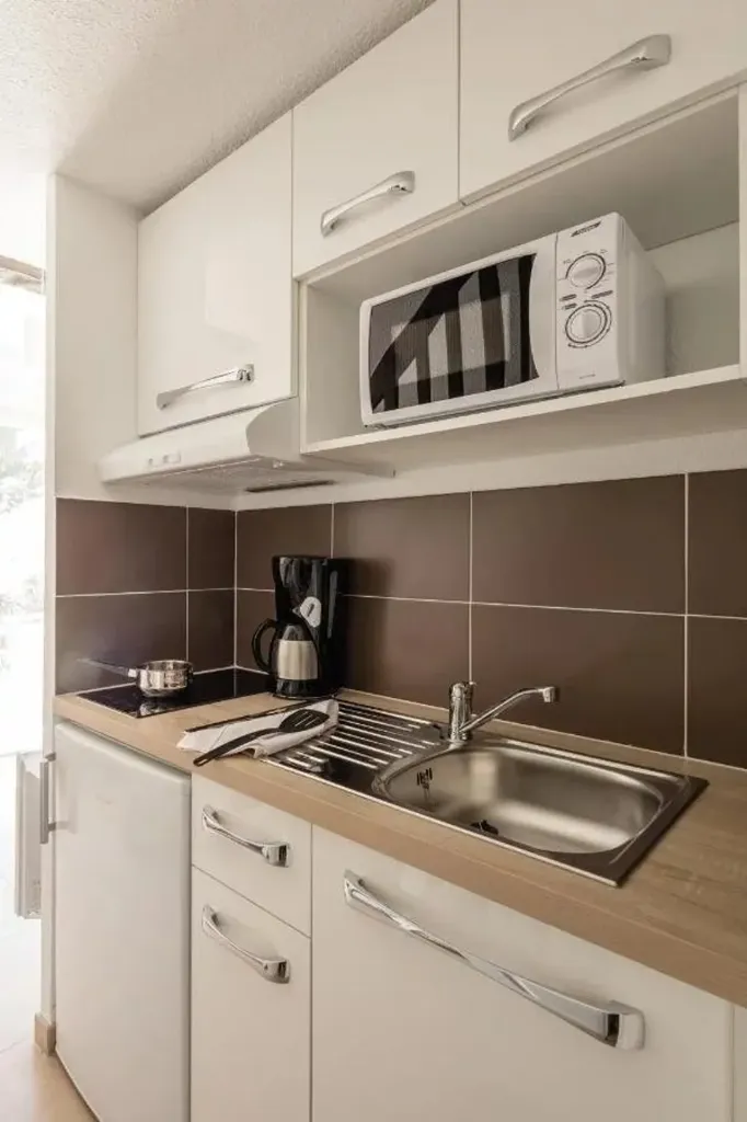 Cuisine - Appartement avec Piscine à Mandelieu