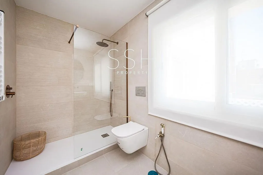 Salles de bain - Modern Loft with Terrace in Almagro, Madrid