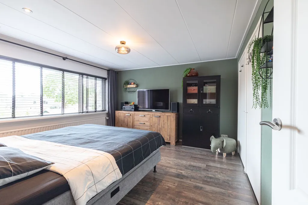 Magamistoad - Half Duplex with Solar Panels in Central Location