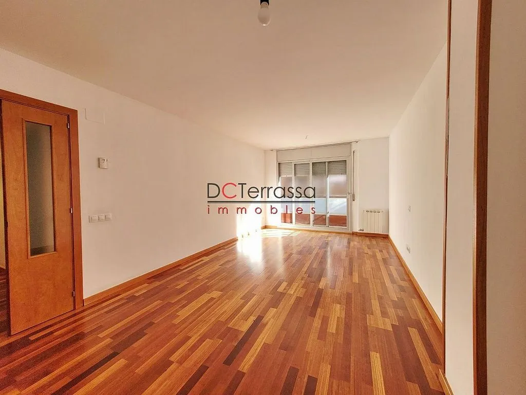 Living Room - Apartment with Balcony in Vallparadís, Terrassa