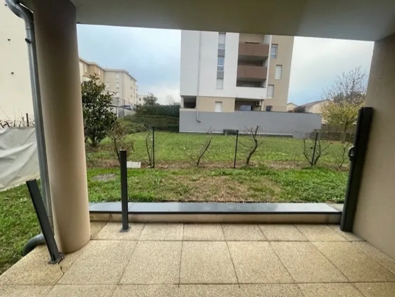 Rõdu - Garden Flat with Terrace in Bourgoin-Jallieu