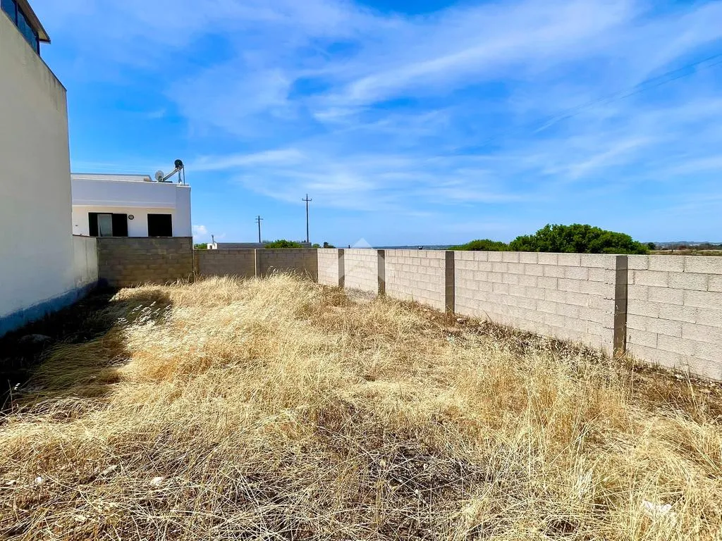 Aed - Buildable Plot in Semi-Central Ugento