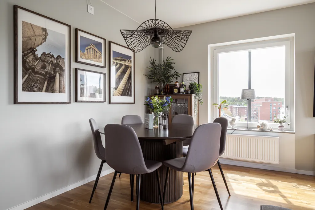 Dining Room - Modern Flat with Balcony in Gothenburg