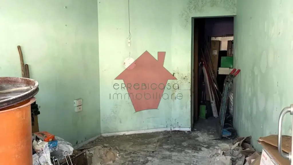 Pièces - Five-Bedroom Apartment with Garden in Empoli