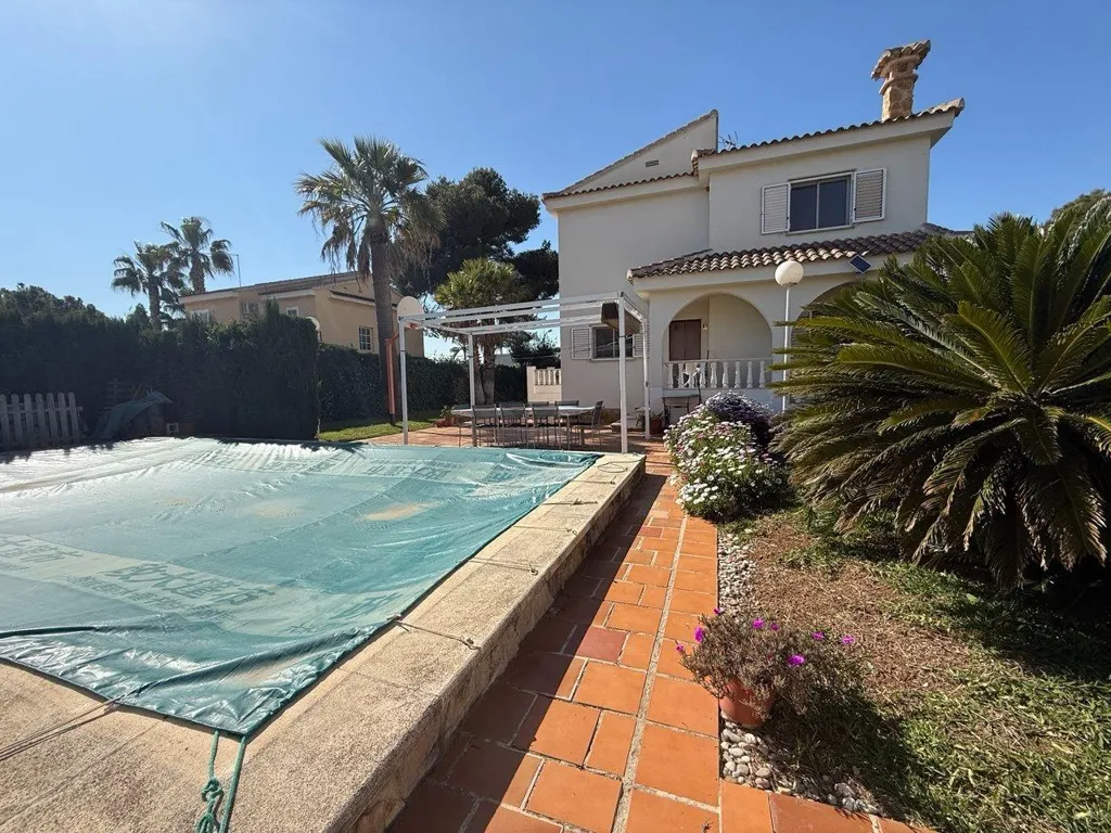 Piscine - Villa with Pool in L'Eliana, Valencia