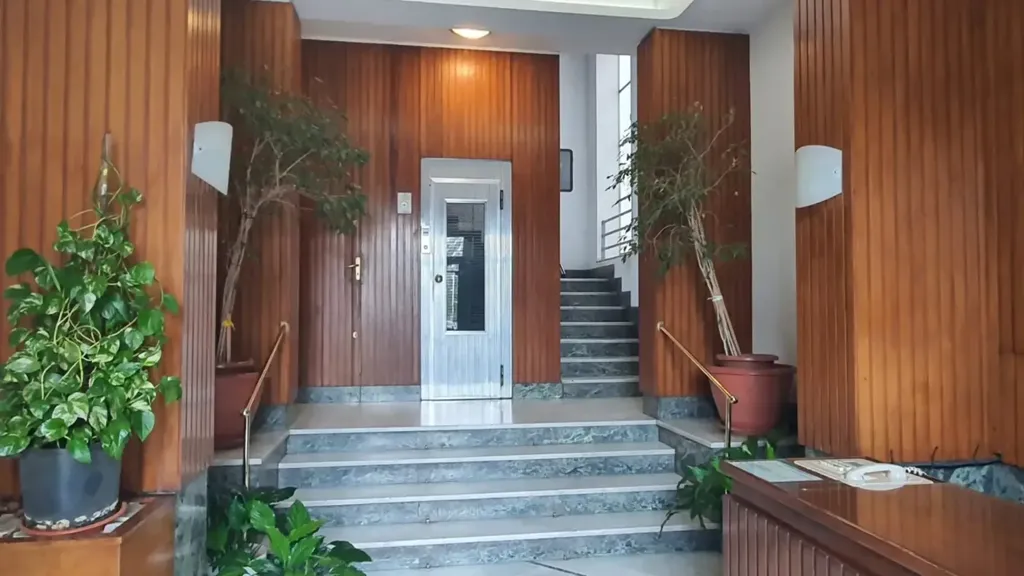 Esik - Spacious Apartment with Terrace in Villabianca