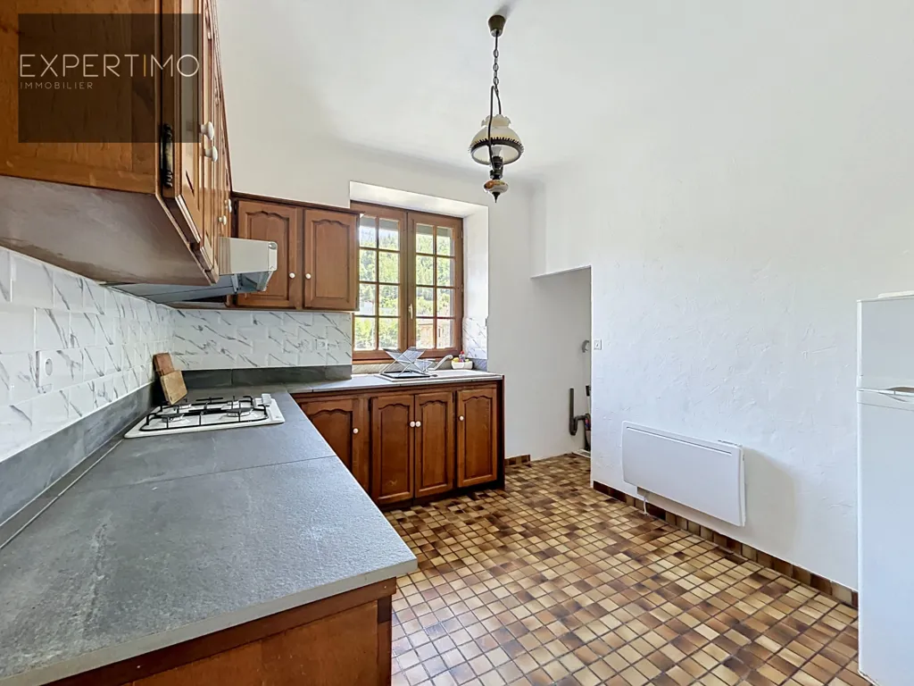 Cuisine - Maison avec Garage et Stationnements à Vivier-Pont