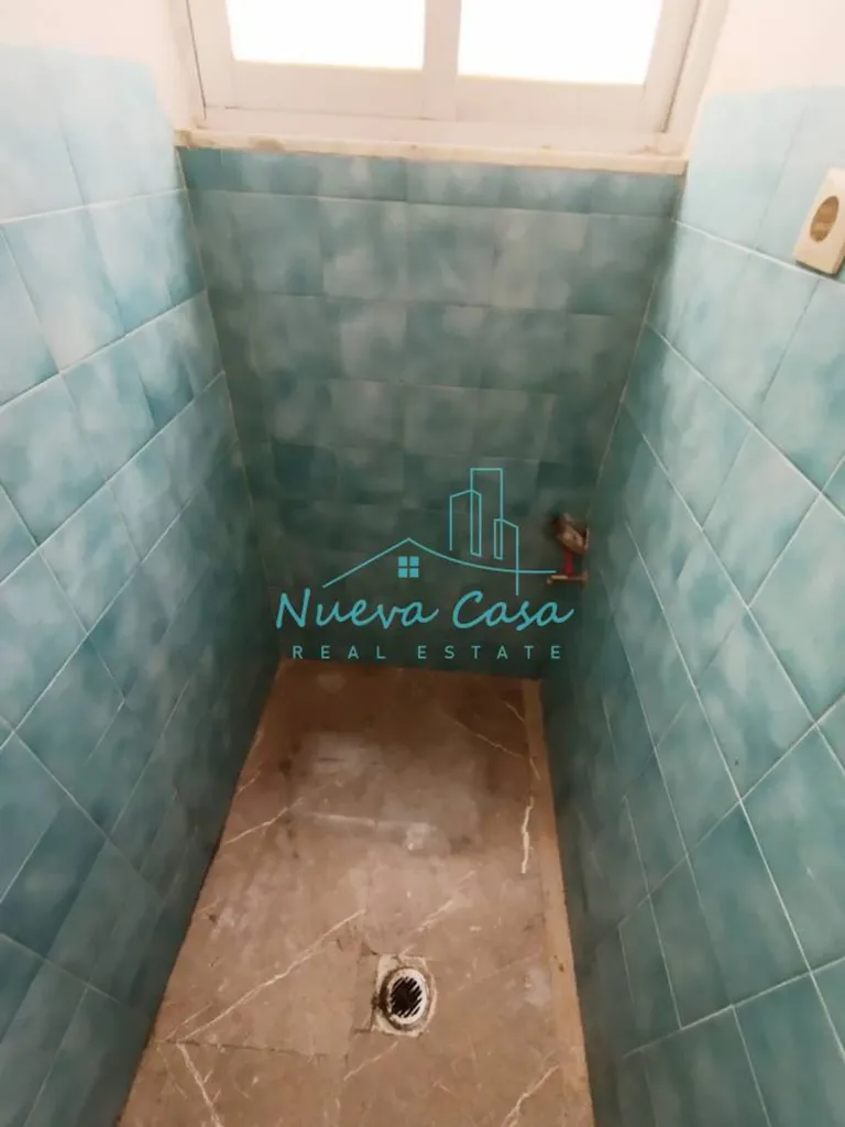 Vannitoad - 2nd Floor Apartment with Balcony in Patras