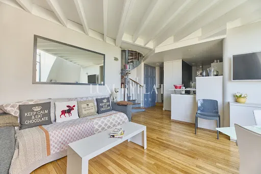 Séjour - Appartement Rénové avec Terrasse à Paris 7ᵉ