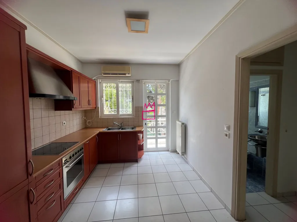 Cuisine - Luxurious Apartment with Forest View in Vouliagmeni