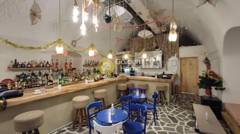 Toad - Established Café-Bar in Thira's Centre