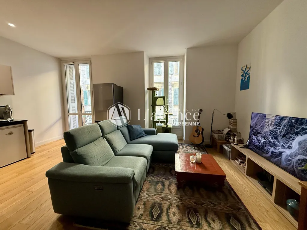 Living Room - 2-Bedroom Apartment with Balcony in Nice