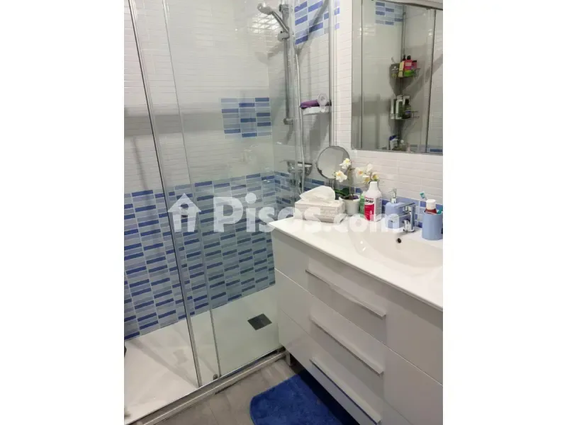 Vannitoad - Triplex with Balcony in Txurdinaga