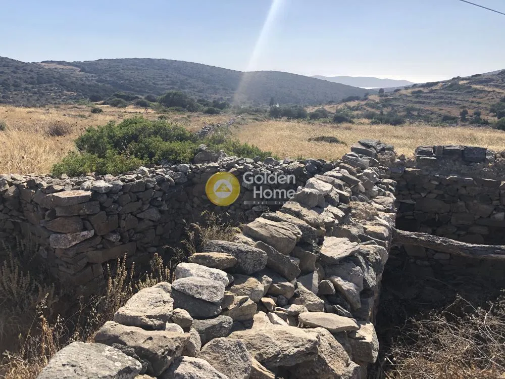 Garden - Corner Plot with View in Paros