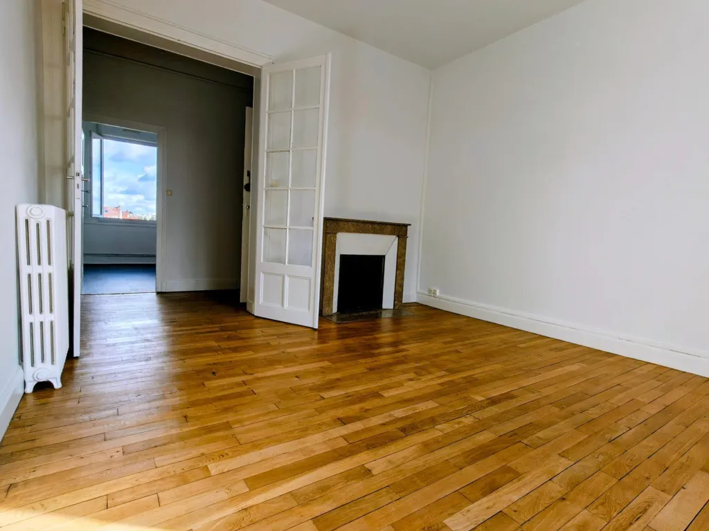 Toad - Bright Apartment with Marble Fireplace in Montluçon
