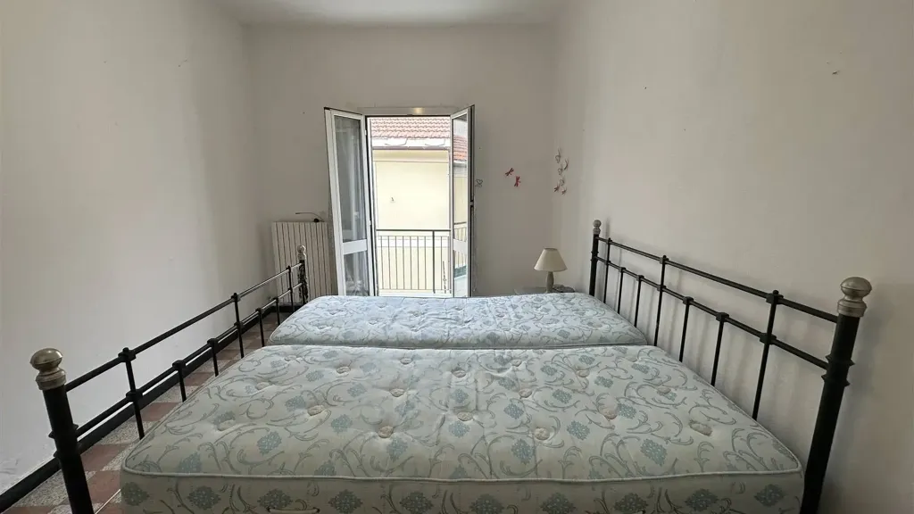 Bedrooms - Trilocale with Balcony in Noli Historic Centre
