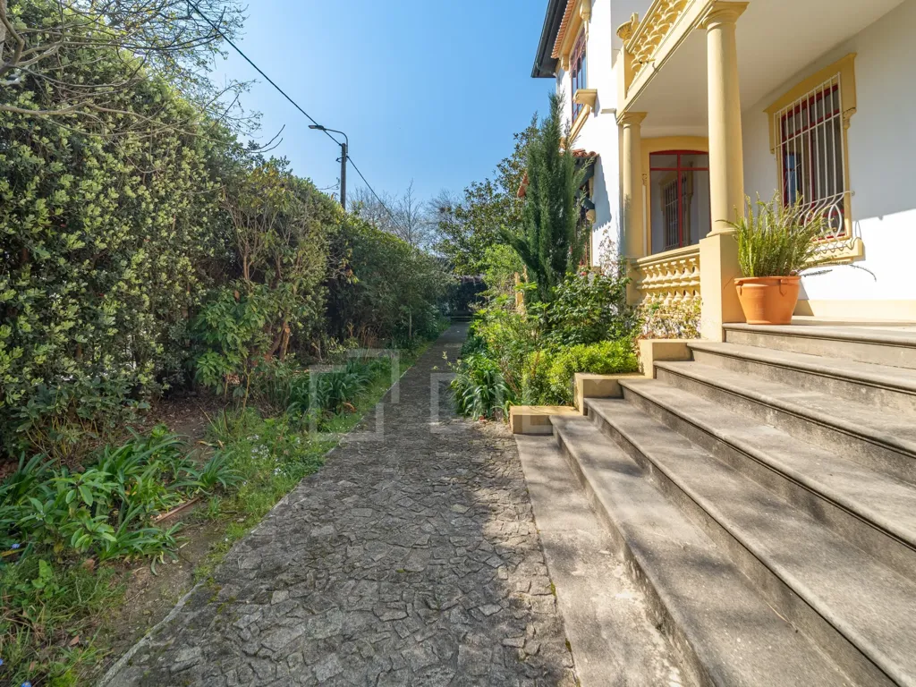 Terrass - Historic Palacete with Pool in Miramar