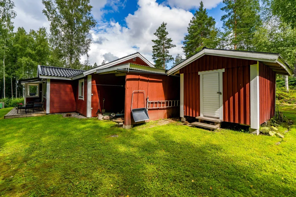 Aed - Charming Cottage with Lake View in Örebro