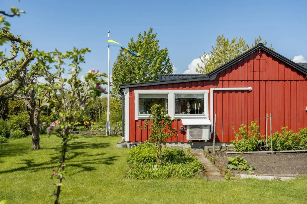 Aed - Cottage with Garden in Helsingborg's Popular Colony