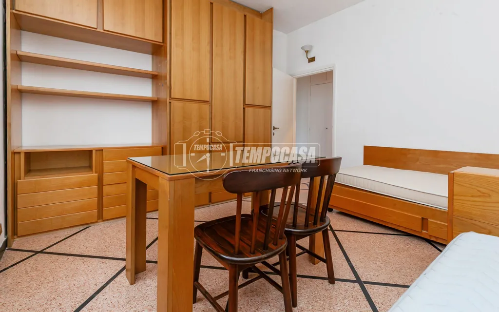 Chambres - Trilocale with Balcony in Milan's Isola