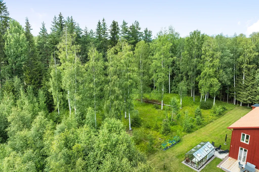Aerial - Freehold Plot with Natural Setting in Västanvik