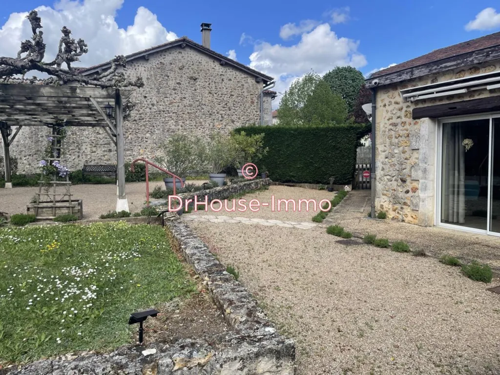 Aed - Commerce with Restaurant in Saint-Adjutory