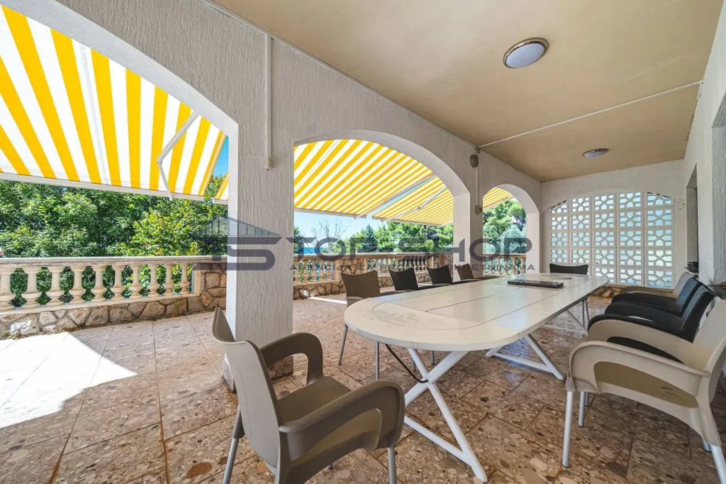 Terrazza - Family House with Sea Access in Starigrad