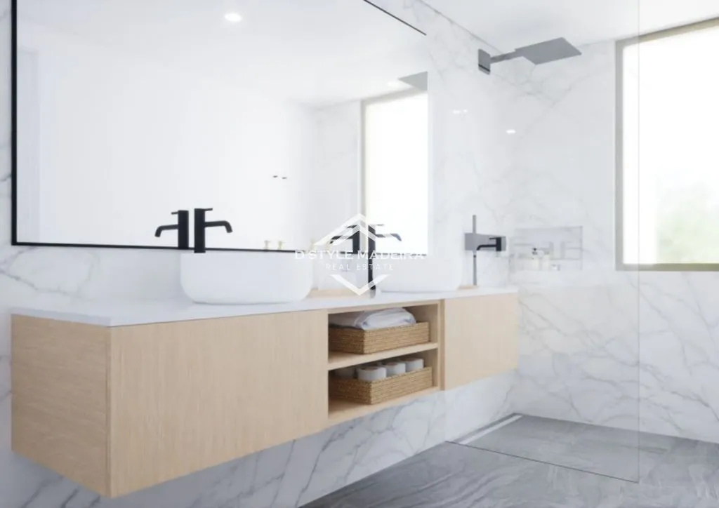 Bathrooms - Luxury Villa with Sea View in Calheta