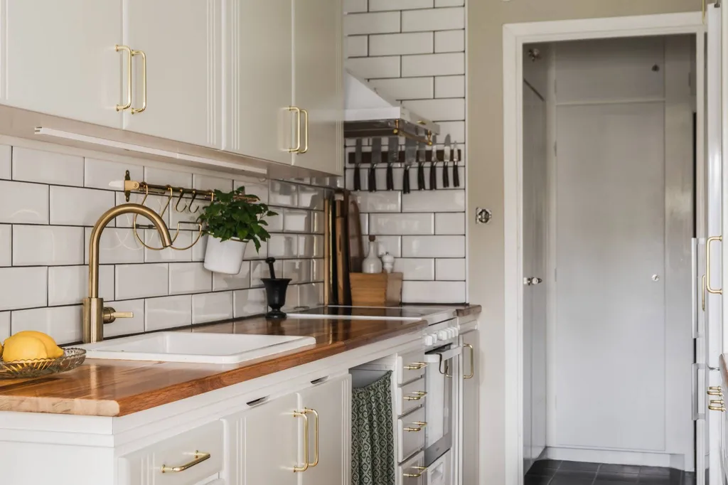 Cuisine - Stylish Apartment with Garden Access in Gavle