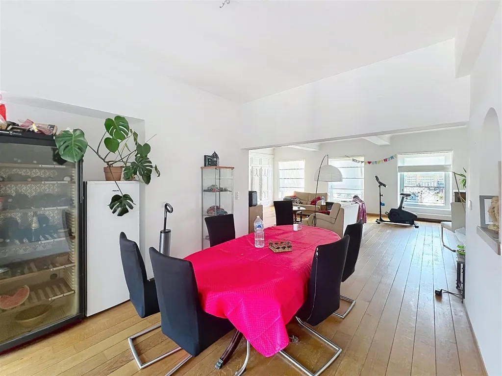 Salle à manger - Appartement de Luxe avec Garage et Jardin à Liège