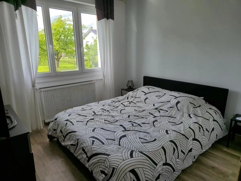 Chambres - Maison rénovée avec jardin dans un quartier calme à Verdun