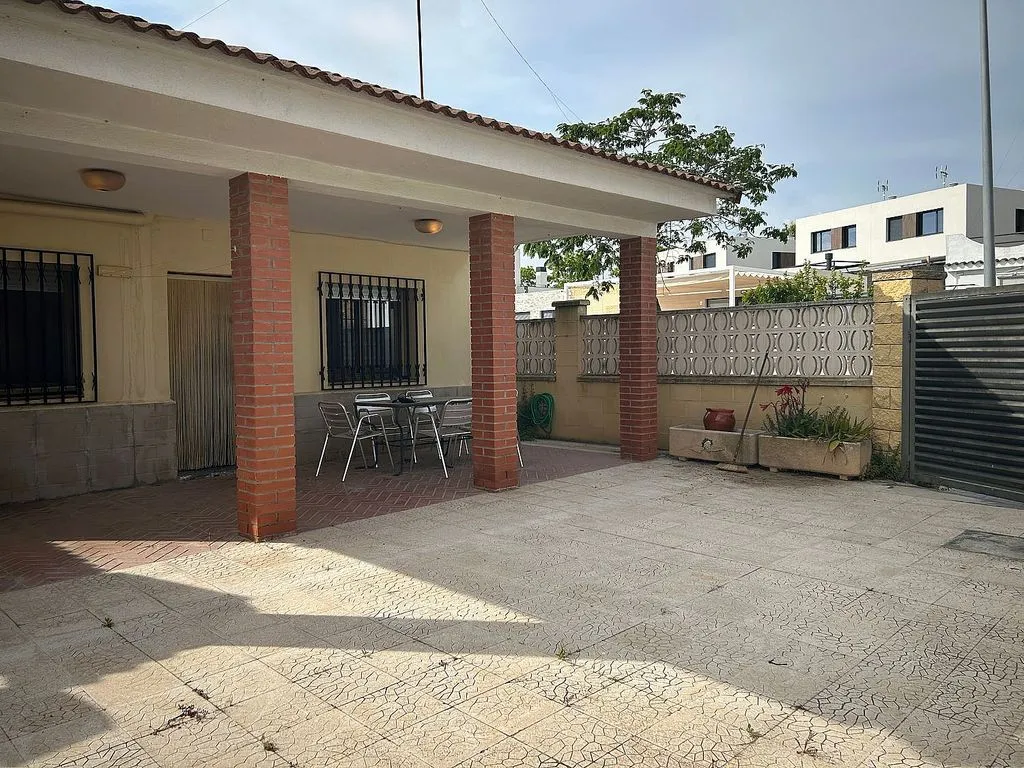 Terrasse - Single-Storey House with Terrace in La Collada
