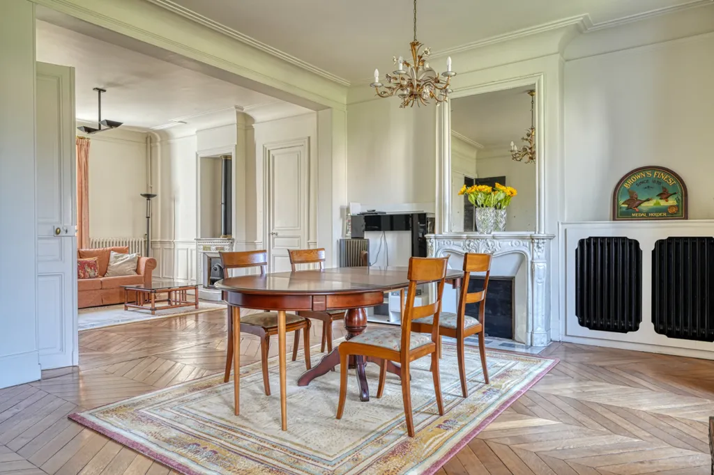 Söögituba - Mansart Villa with Office Space in Argenteuil Centre