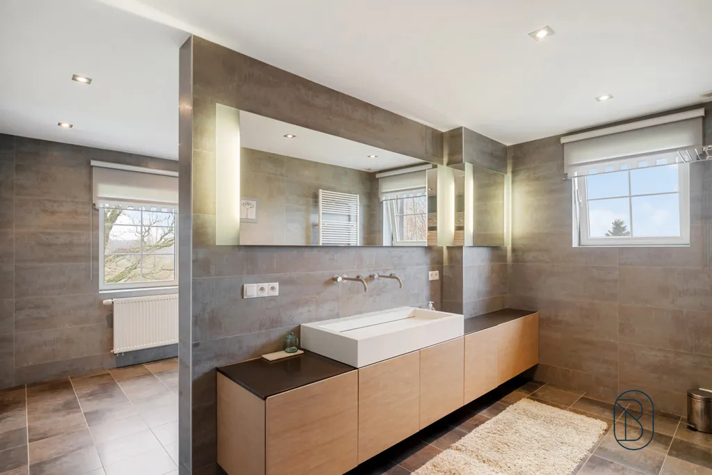 Bathrooms - Luxury House with Pool in Sainte-Ode Tillet