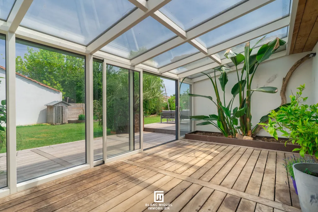 Terrazza - House with Pool near Bordeaux