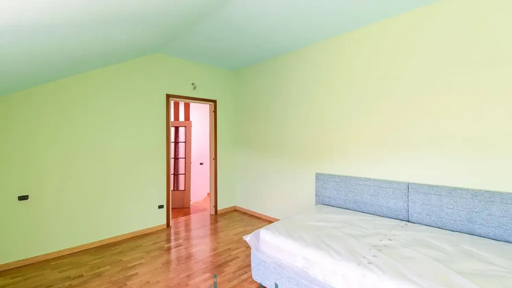 Magamistoad - Semi-detached House with Garden in Giussano