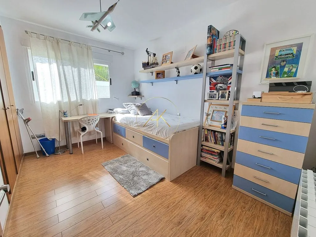 Bedrooms - Chalet with Pool and Terrace in Torre en Conill