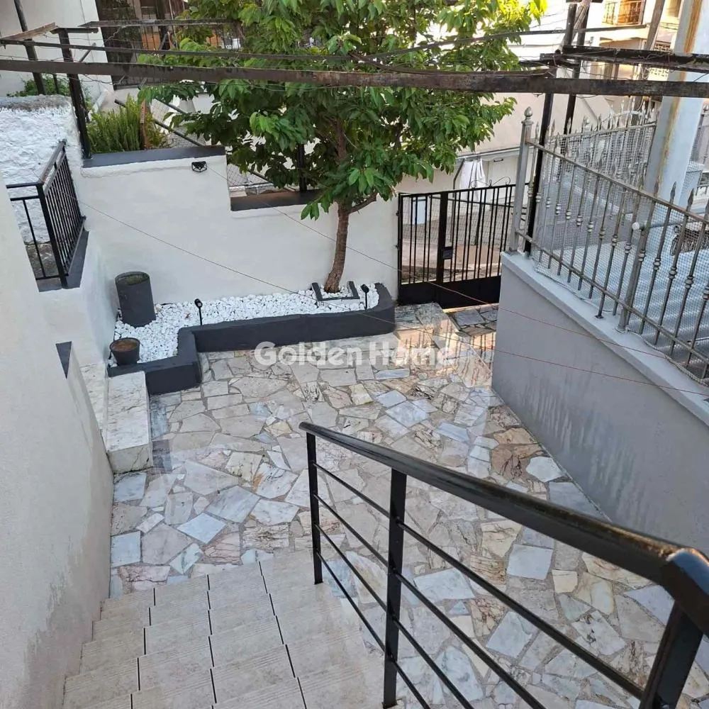 Garden - Modernised Apartment with Garden in Lamia Centre